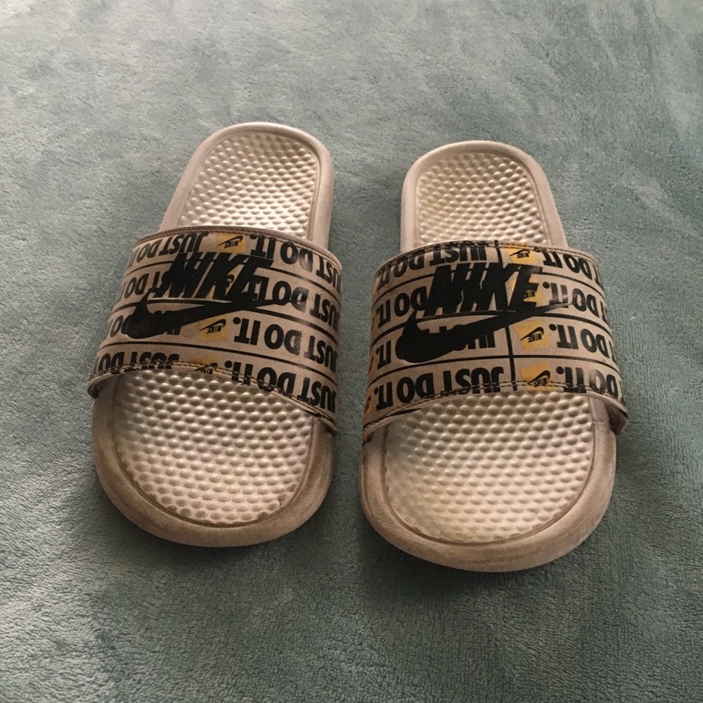 Nike shoes/slides “just do it” mens size 10 beige with black